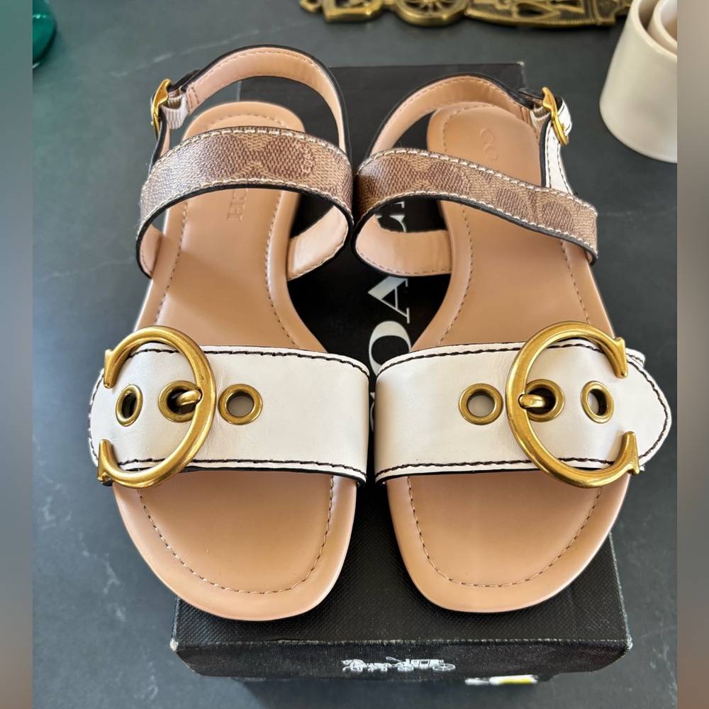 coach Jen White & Tan Women's Leather Buckle Sandals NEW never worn